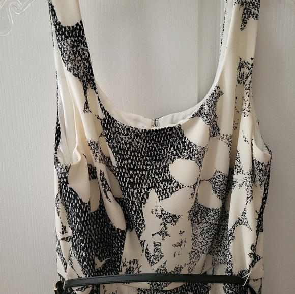 Le Chateau Chiffon Dress - Picture 2 of 7